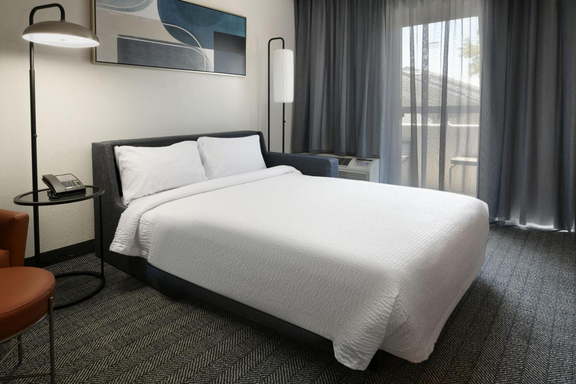 Courtyard Dallas Las Colinas Irving Exterior photo