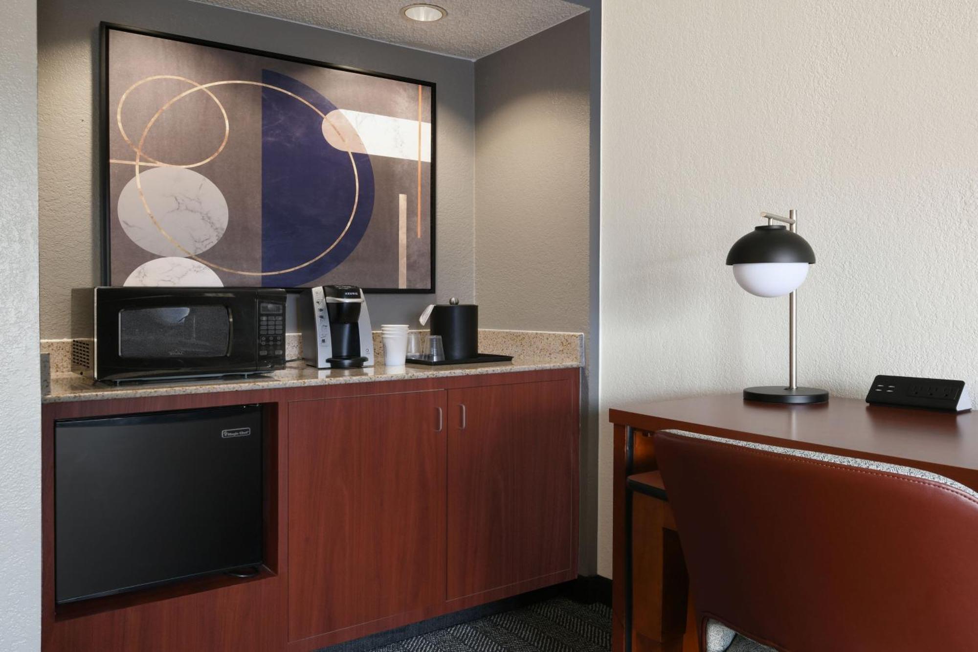 Courtyard Dallas Las Colinas Irving Exterior photo